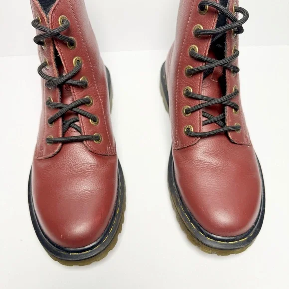 Dr. Martens Women’s Luana Leather Boots Cherry Red Smooth Sz 9 - Picture 3 of 16
